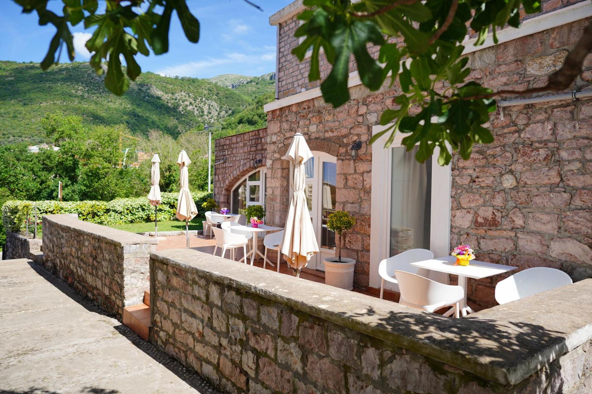 Apartments Pavlovic Petrovac Luaran gambar