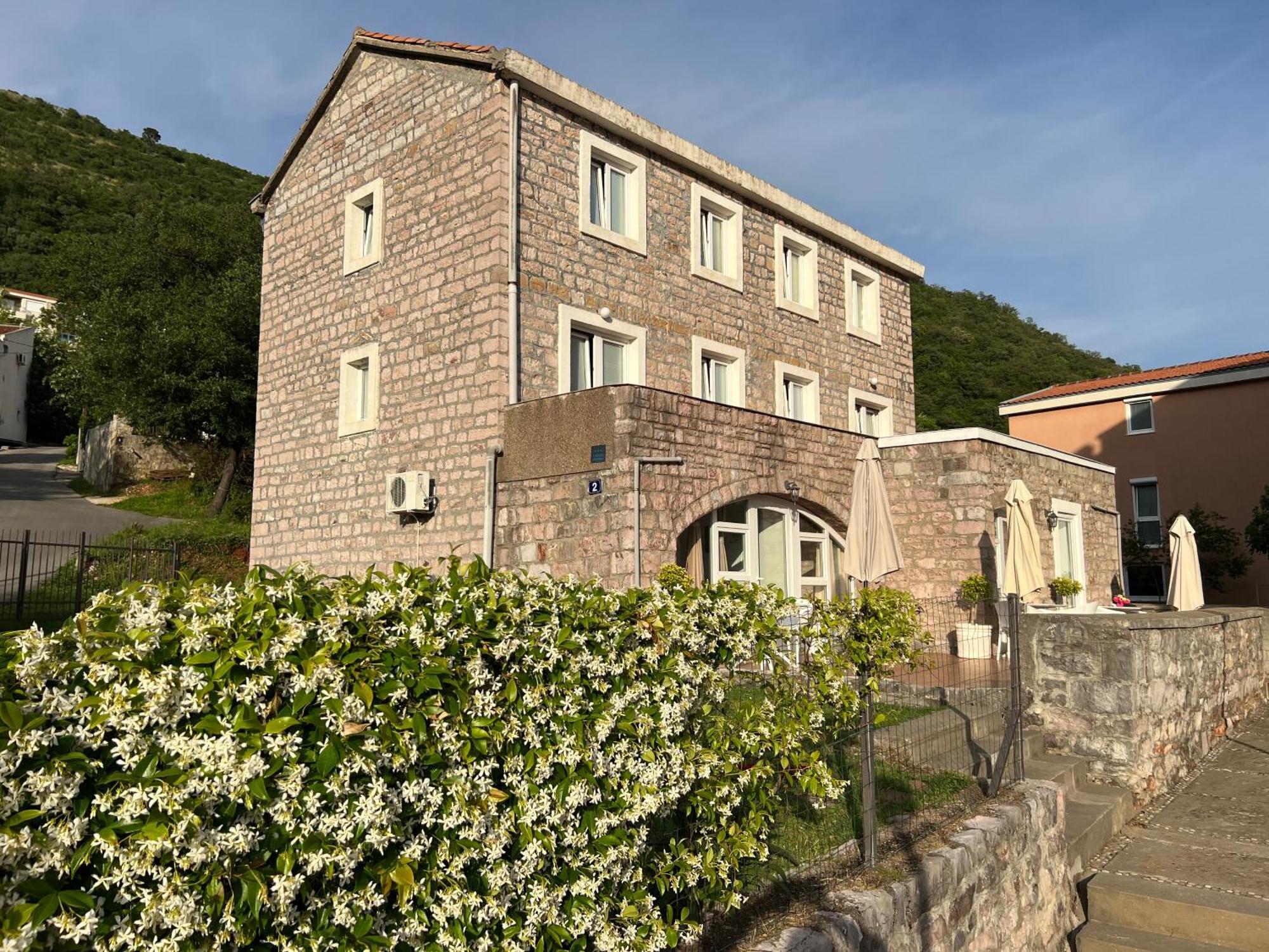 Apartments Pavlovic Petrovac Luaran gambar
