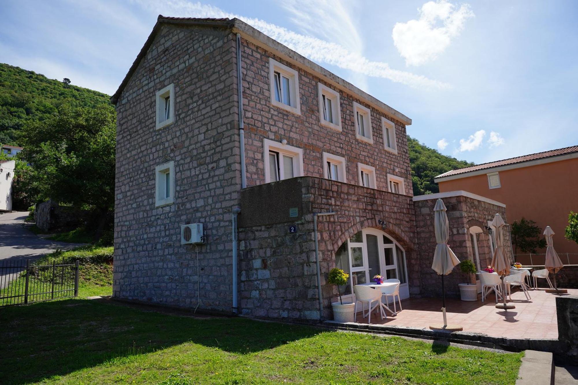 Apartments Pavlovic Petrovac Luaran gambar
